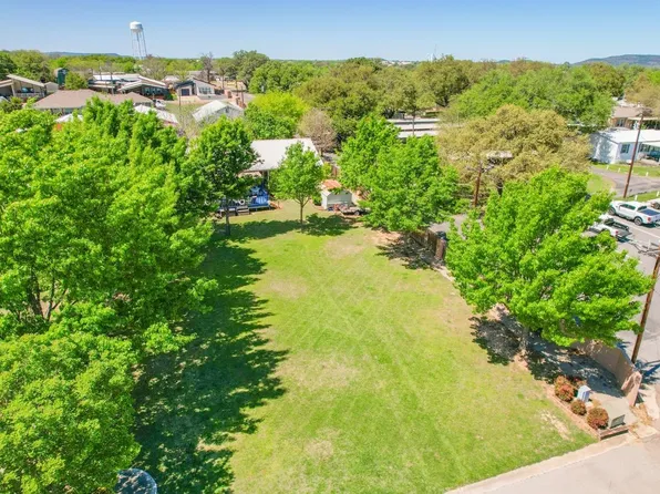 103 Stacy Street, Kingsland, TX 78639