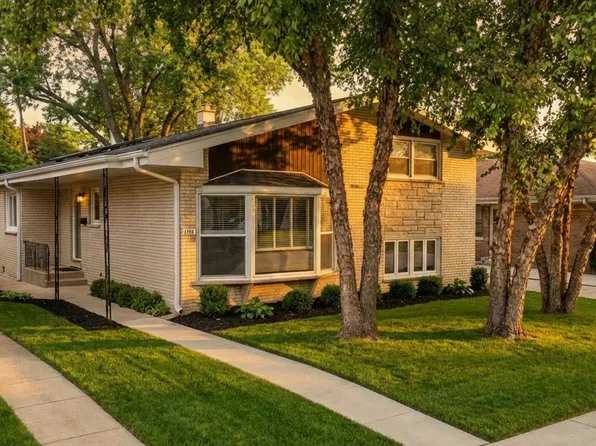 7258 N Crawford Ave, Lincolnwood, IL 60712