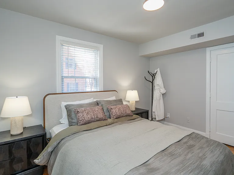 Malvern Manor Apartments — Photo 12