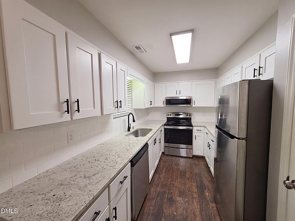 3rd image of 4276 Lake Ridge Dr