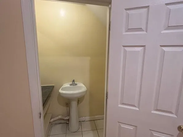 230 Park Ave Unit 1, Baltimore, MD 21201