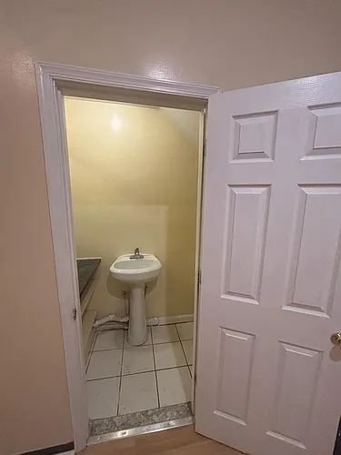 230 Park Ave #1 Photo 1