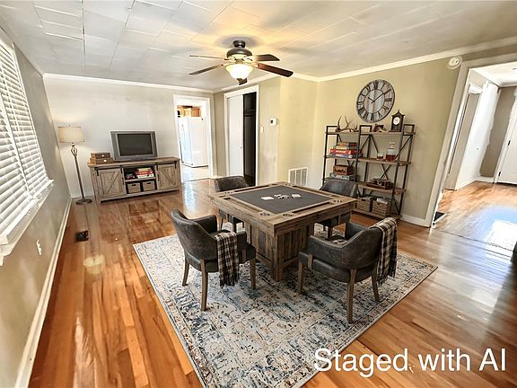 5th image of 113 Morgan St