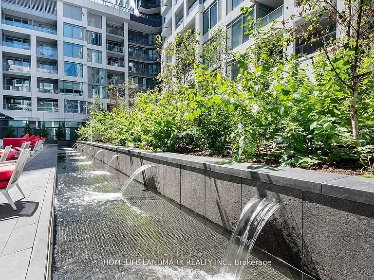 576 Front St W #1109E — Photo 11