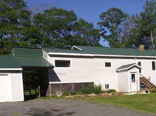 37 Oak Ln, Hope, ME 04847