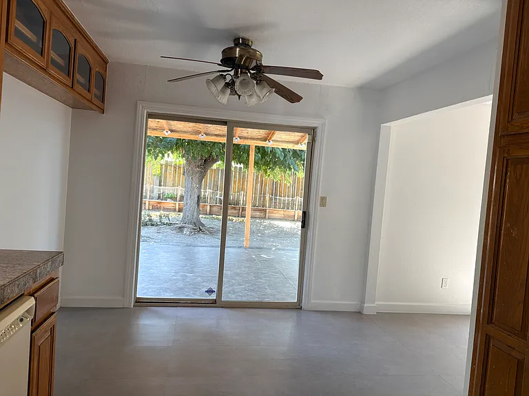 3937 Highgate Way — Photo 7