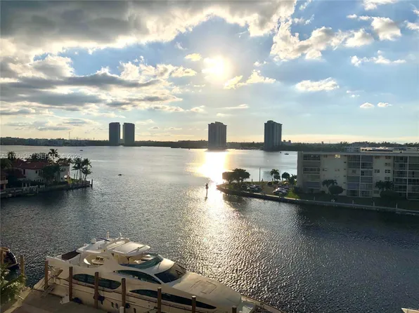 1000 W Island Blvd APT 712, Aventura, FL 33160