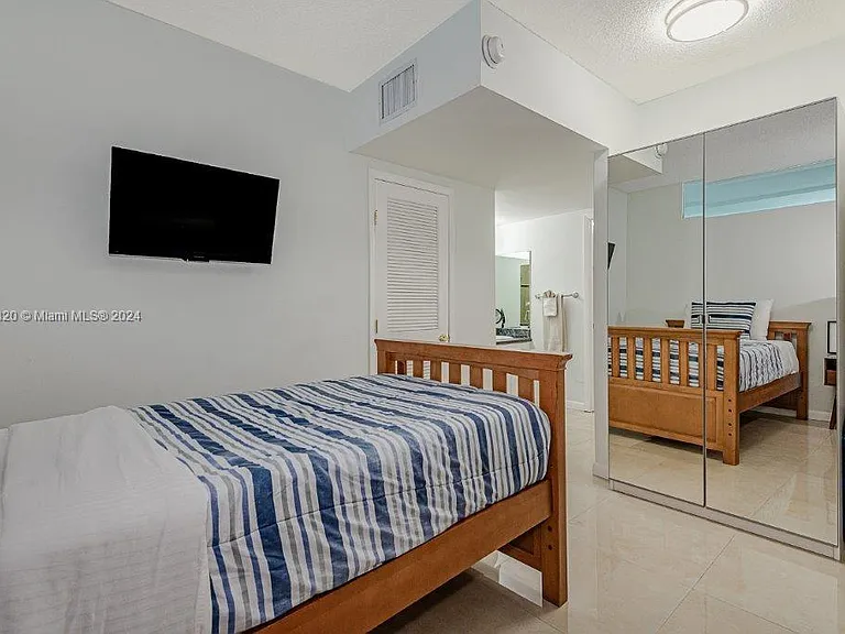 2301 Collins Ave #803 — Photo 14