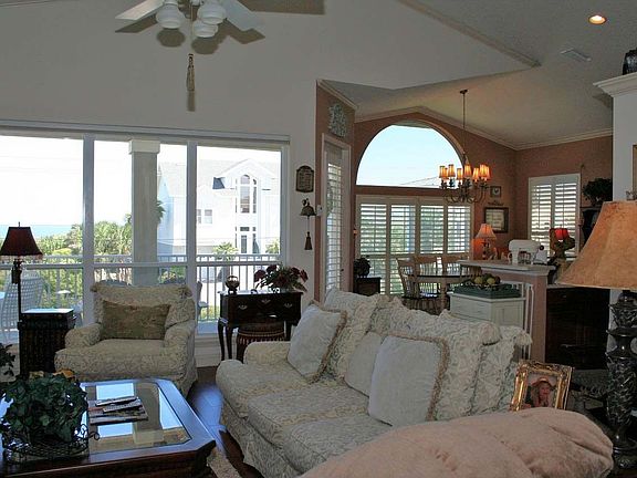 2nd image of 680 Sand Isles Cir