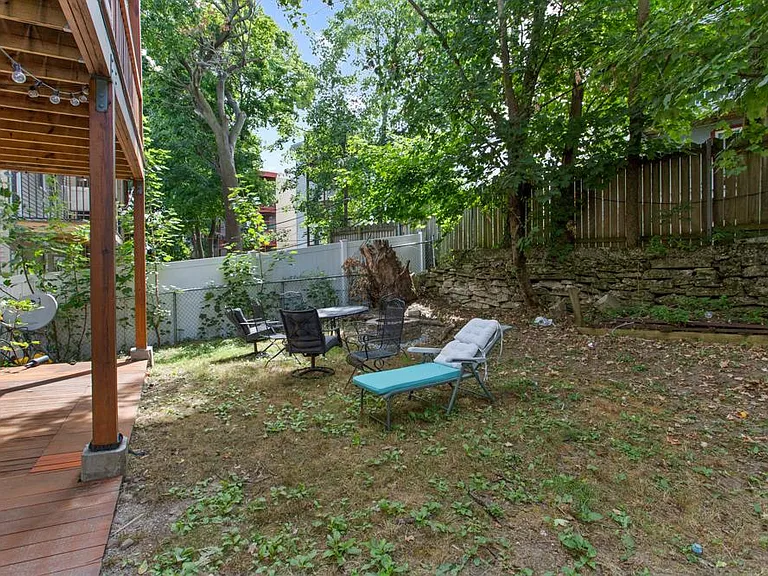 18 Peverell St #2 — Photo 12