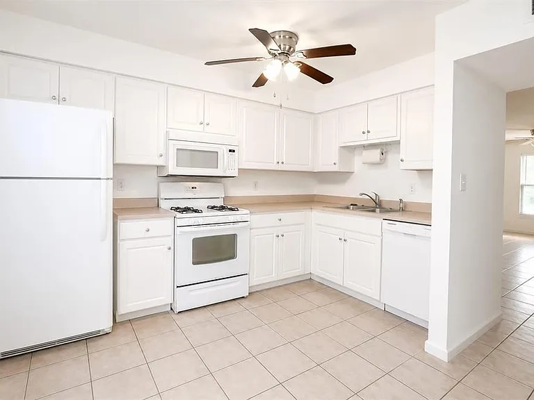 5850 Cypress Gardens Blvd #608 — Photo 4