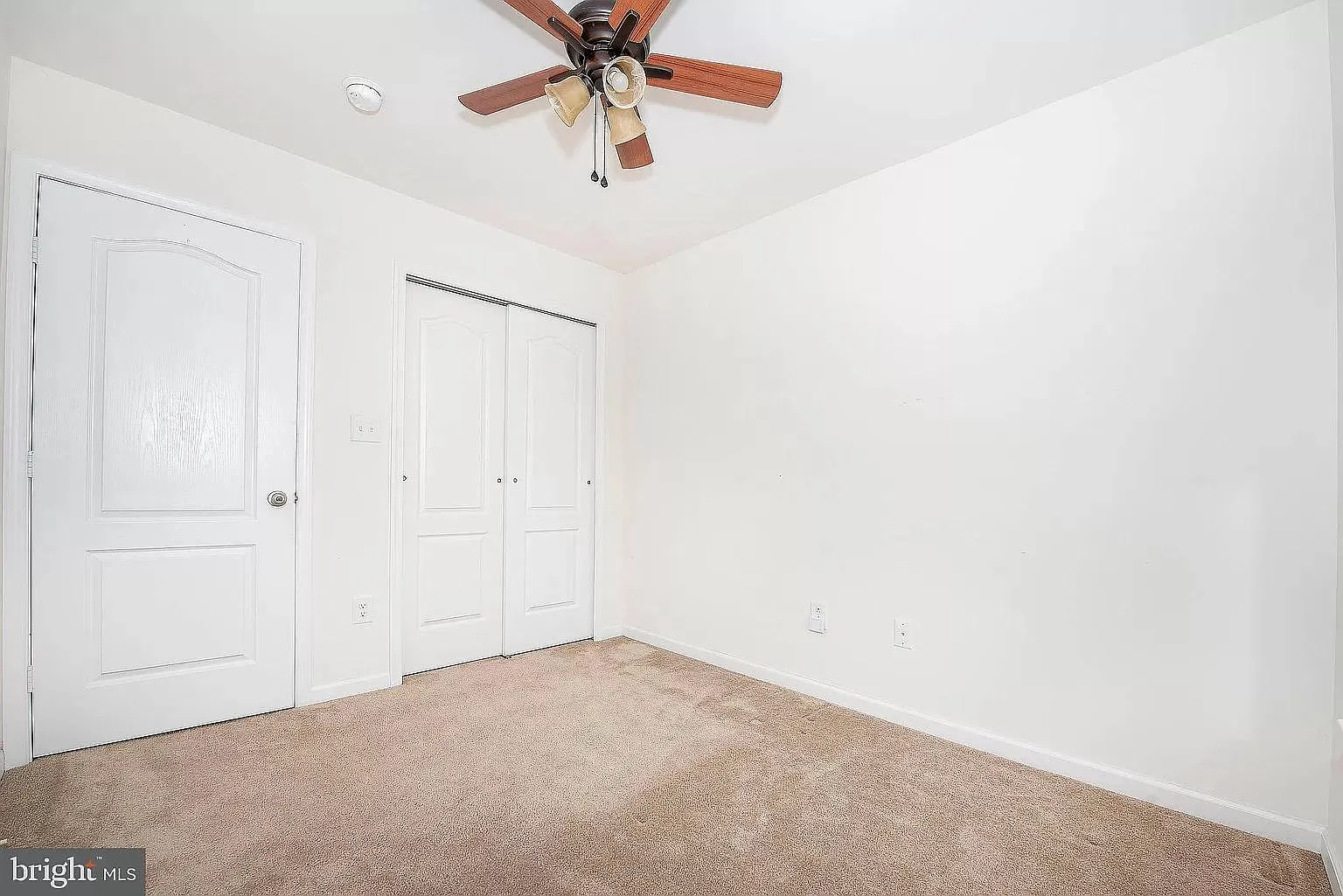 3 bed, 2.5 bath, 1800 sqft, $2,700 — Photo 3