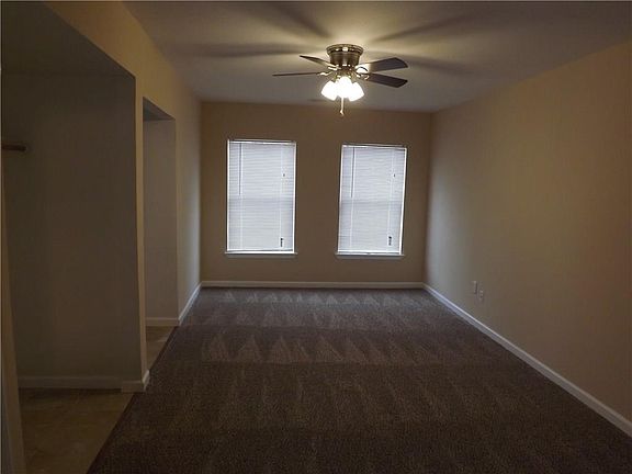 4th image of 2106 Gemini Dr