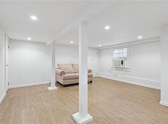 4th image of 333 N Murat St