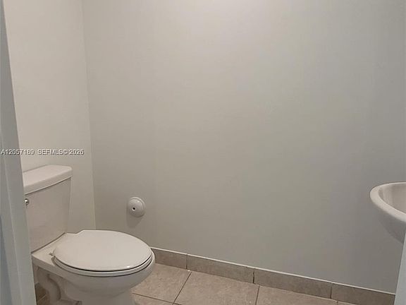 4th image of 2685 SE 13th Ct