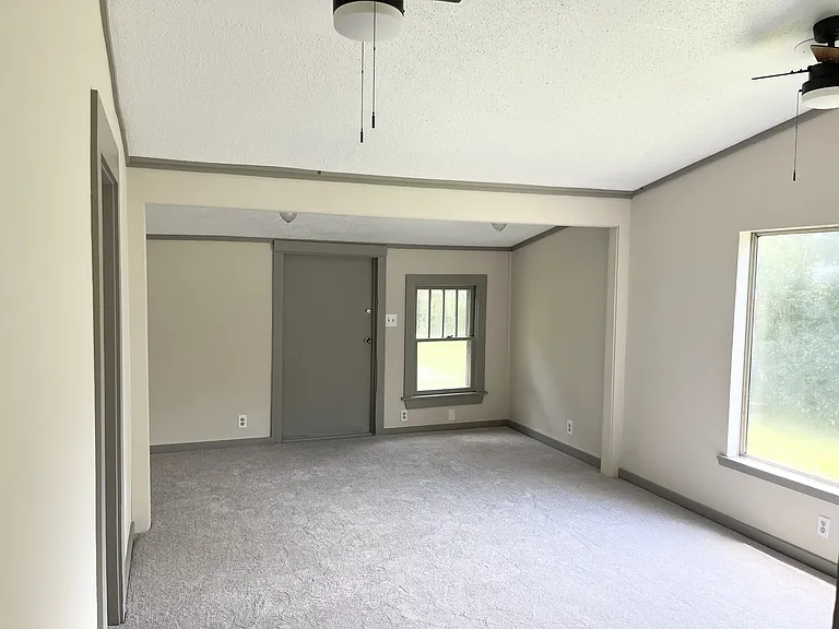 208 Donaldson St — Photo 9