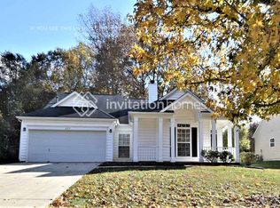 8311 Springhead Ln, Charlotte, NC 28215