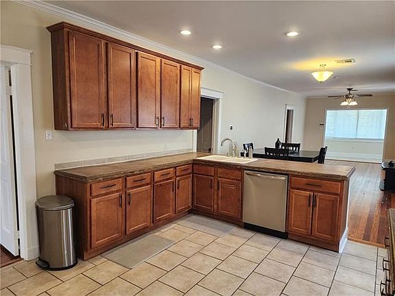 5th image of 2535 Nashville Ave