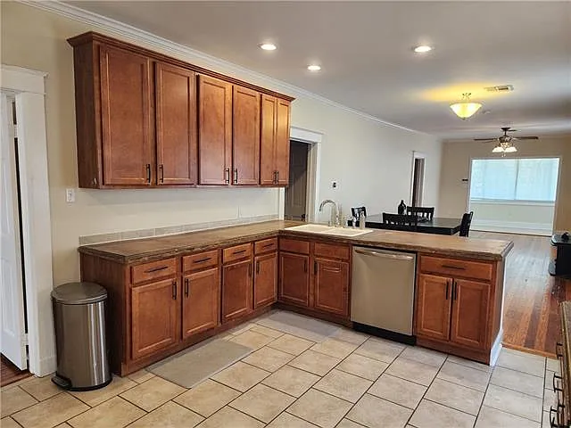 2535 Nashville Ave — Photo 5