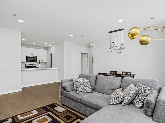 4th image of 737 W Washington Blvd APT 1602