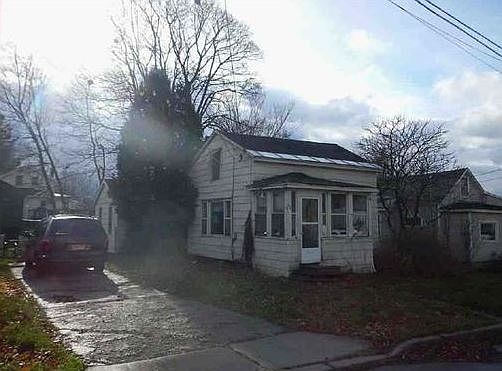 2nd image of 10 Orville St