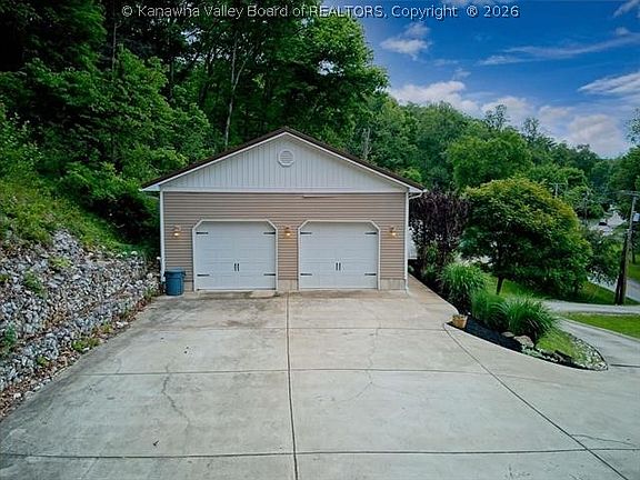 4th image of 2086 Miller Rd