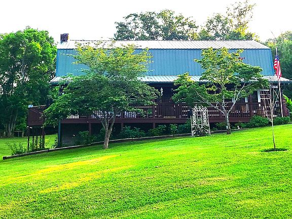 2nd image of 105 Wildwood Hills Dr