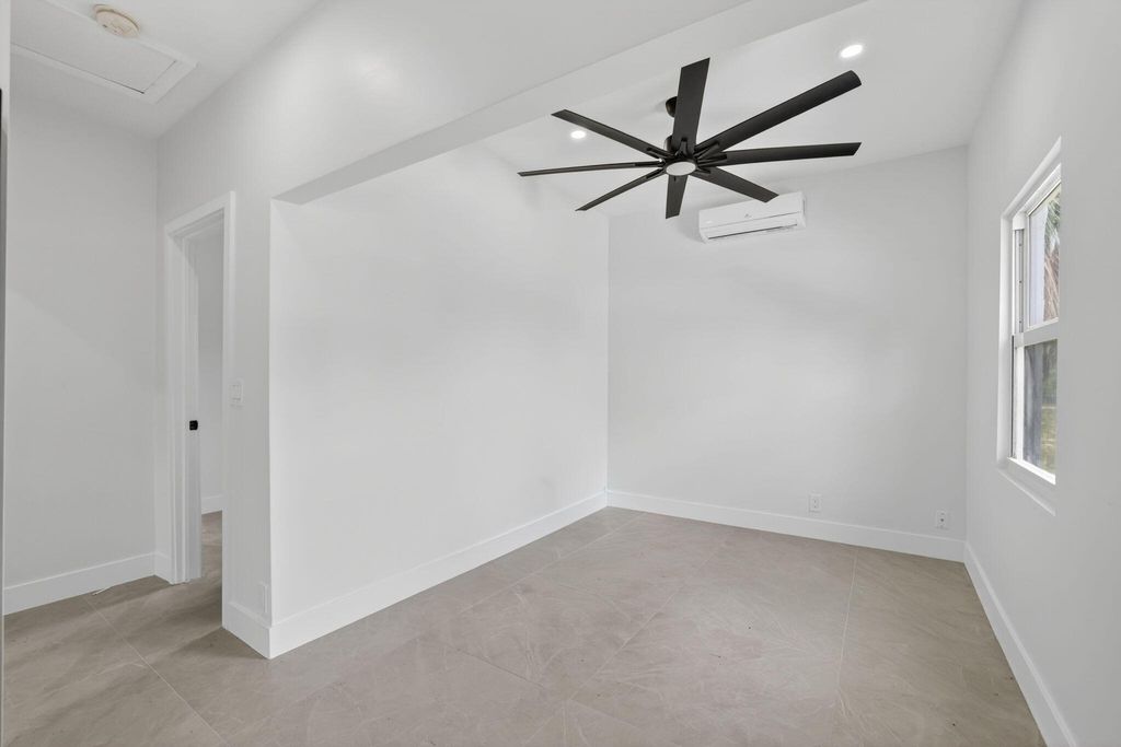 621 NW 3rd Avenue, photo 6
