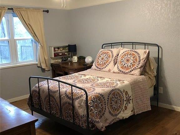 5th image of 1041 Greystone Dr