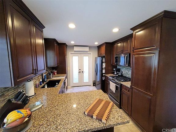 3rd image of 1156 W Louisa Ave
