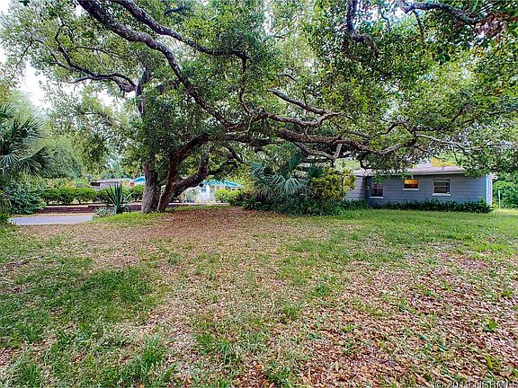 3rd image of 2911 Saxon Dr