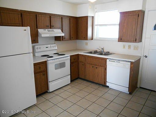 3rd image of 101 16th Ave S APT A