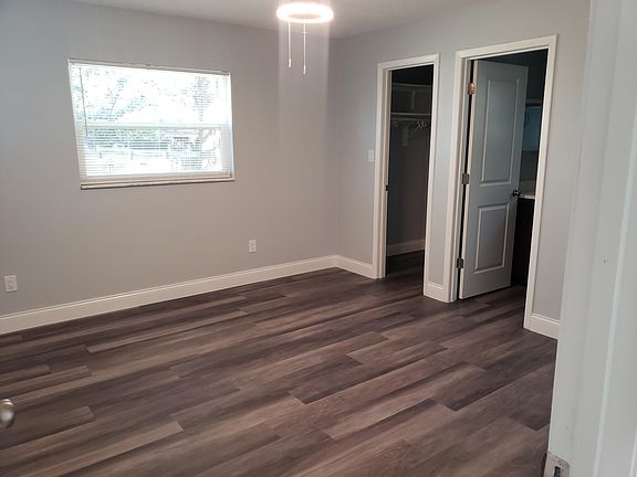 3rd image of 9572 Handley Ct