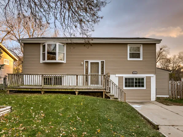 9721 Meredith Ave, Omaha, NE 68134