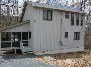 241 Kirkham Rd, Bushkill, PA 18324