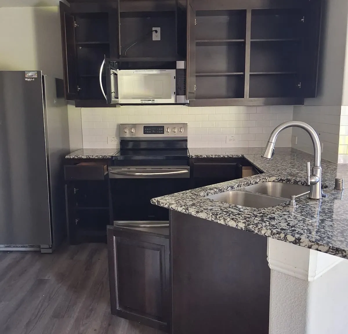 4 bed, 2.5 bath, 1710 sqft, $1,600 — Photo 3