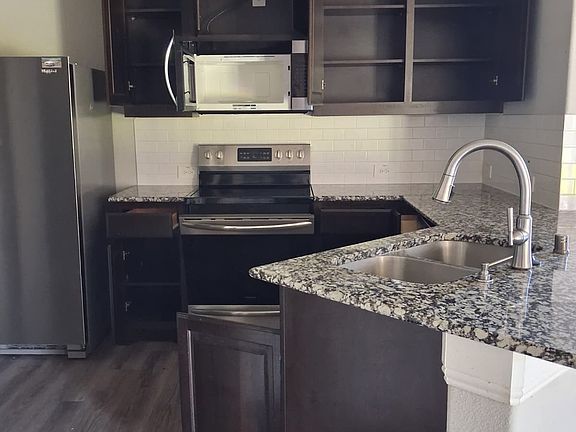 3rd image of 6816 Topaz Dr
