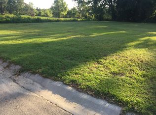 108 Barkley Dr, Pass Christian, MS 39571