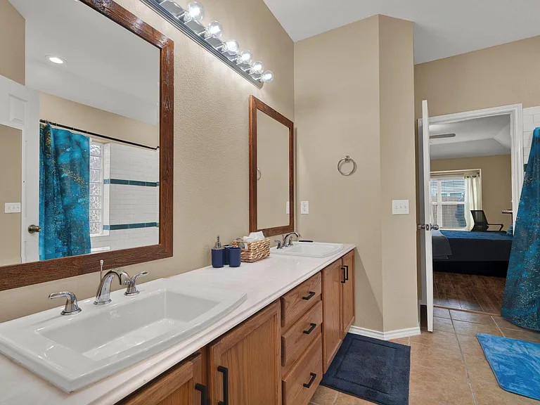 Darby Brook Dr — Photo 6