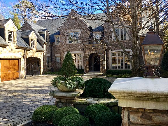Rare gated street - Buckhead