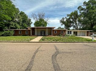 207 Willow Valley Dr, Lamar, CO 81052