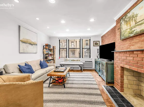 250 West 15th Street 1C image 1 of 9