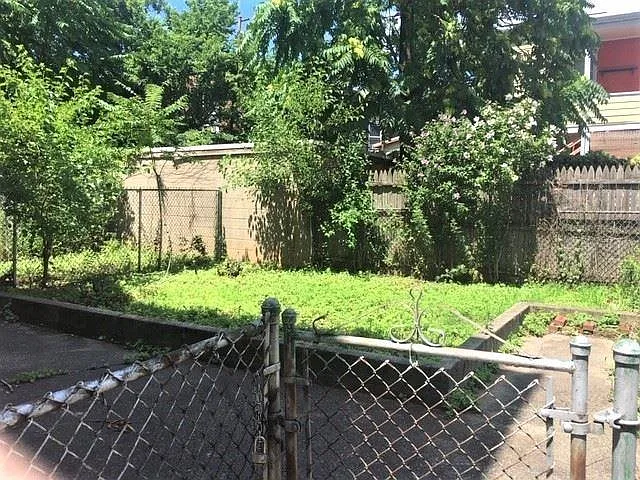 126 W 19th St #1 — Photo 10