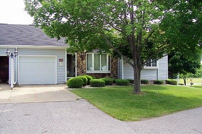 1st image of 4872 Valley Dr #87
