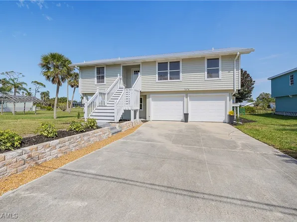 7674 Caloosa Dr, Bokeelia, FL 33922