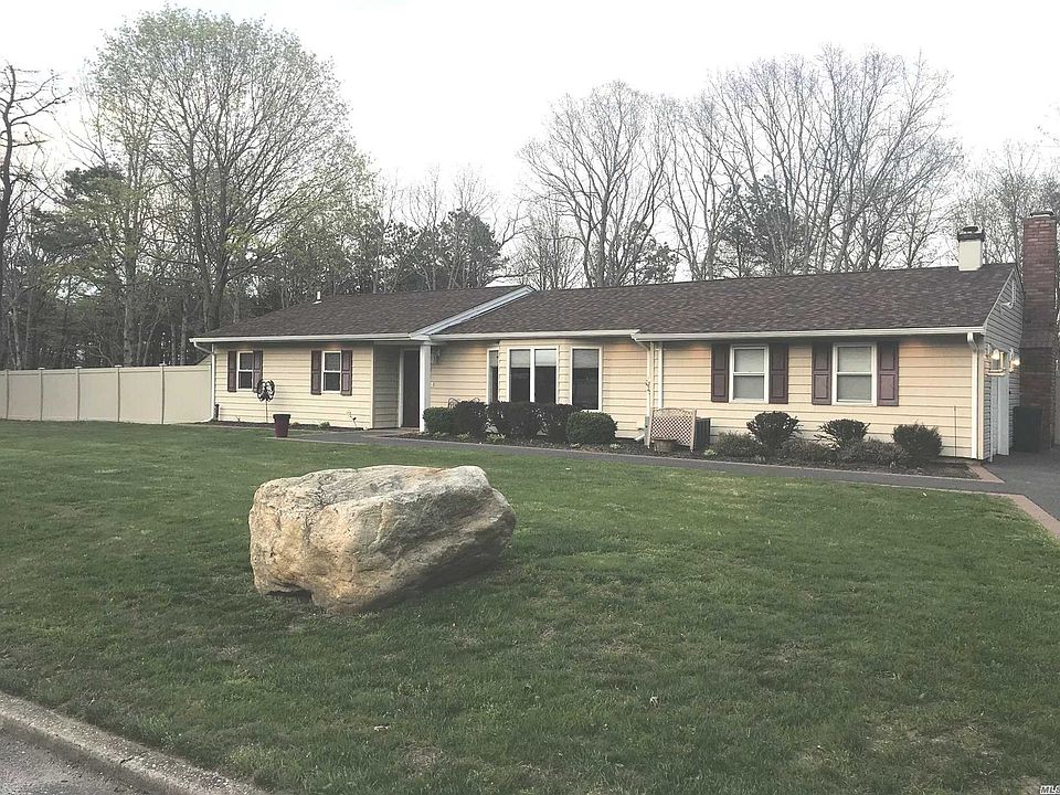 1st image of 49 Henearly Dr
