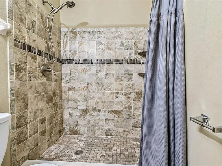 103 Brigadoon Dr — Photo 17