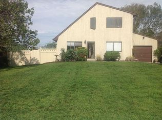 304 S Dunton Ave, East Patchogue, NY 11772
