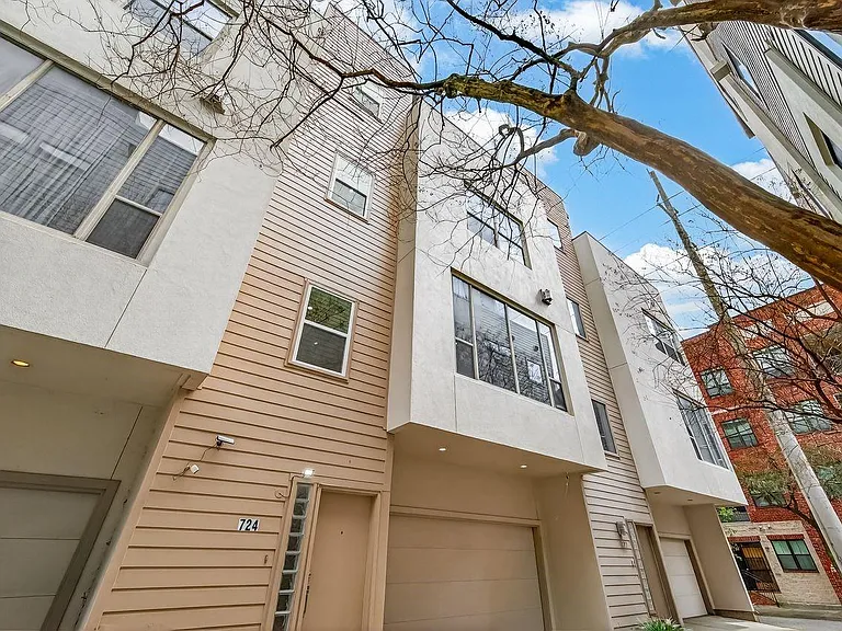 724 Ruthven St — Photo 3