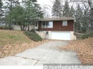 664 Sextant Ave W, Roseville, MN 55113